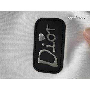ディオールの新ラウンドネック長袖Tシャツネットレッド