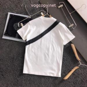 Diorのロゴ入り斜め掛け鞍バッグプリントデザインゆったり白Tシャツ
