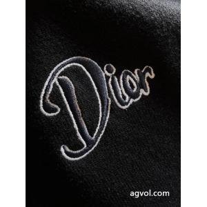 DIOR秋冬限定色や海外限定 オシャレな雰囲気 旅行にも最適ブランド コピー 着払いセーター