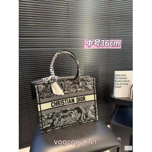 偽 ブランドDior大好評 通年使えるアイテム 超HOT新品商品レディースバッグ