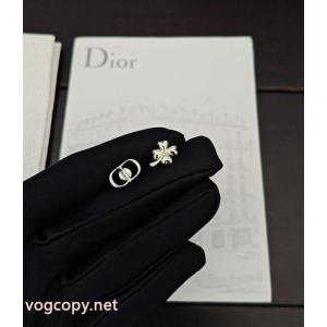 新作を取り上げ 柔らかな着心地 トレンド2026耳くぎ偽物 ブランド ショップDior