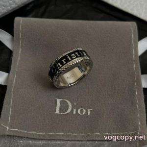偽 ブランド上級者の風格漂う 優れたデザイン 雑誌掲載アイテム 指輪Dior