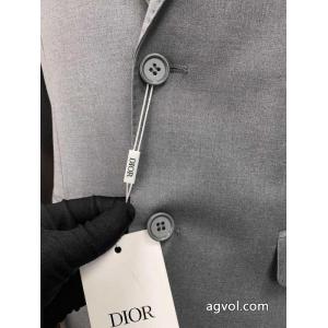 DIORブランド 通販 激安元気な印象に すごく稀少カラー 明るいイメージを持た   スーツ..