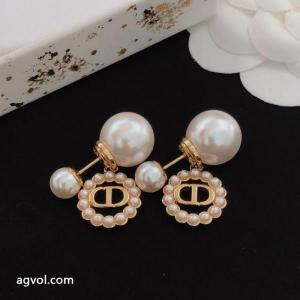 DIOR    アクセサリーブランド 品 コピー26秋冬追跡付 おしゃれ感度が高い秋冬トレンド 美品*入手困難..
