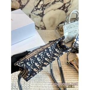 ブランド コピー 品バッグ安全発送 今季はファション感漂う 売り切れ必須Dior