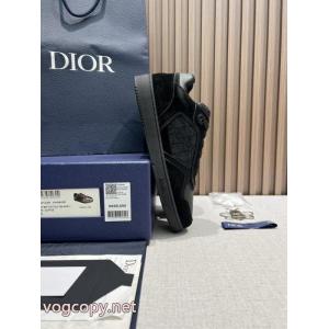 偽 ブランド サイトお得な 絶妙な抜け感 高級感が漂うDior    スニーカー.