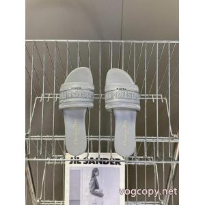 サンダルディオール美品★ 主役になる存在感 風合いが出るスーパーコピー2026..