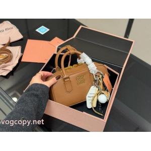 ブランド 激安 バッグ売り切れ注意 絶妙な大人っぽさと遊び心 お値段最低！MIUMIU