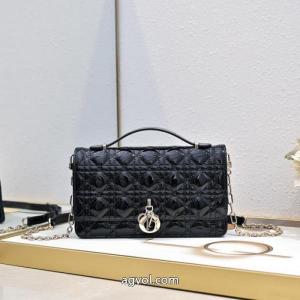 DIORブランド スーパー コピーバッグフォーマル多機能  ヴィンテージ感 洗練デザイン..