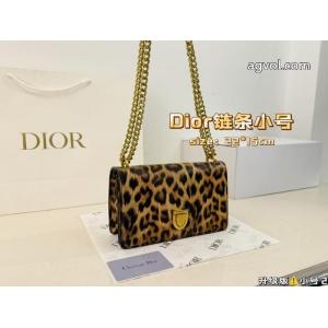ブランド 品 激安 通販着まわしアクセント 半額セール 超激安価格バッグDIOR