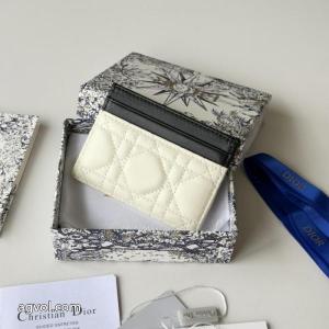 ディオール    ブランド レプリカ海外限定アイテム セールで入手! 芸能人の愛用アイテム..