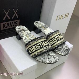 Diorスリッパ格安新作 個性派  個性的なモデルブランド コピー 専門店.