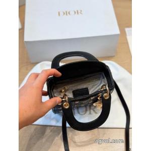 DIORコピー 商品 通販夏の定番スタイル 夏の買い必須！ 今流行バッグ