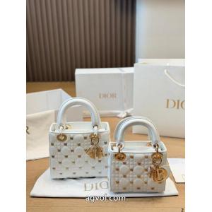 DIORコピー 商品 通販夏の定番スタイル 夏の買い必須！ 今流行バッグ
