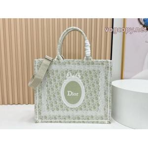 Dior激安通販 活躍アイテム 秋冬シーズン継続トレンド新着バッグブランド コピー 専門店.