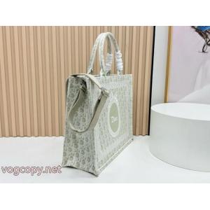 Dior激安通販 活躍アイテム 秋冬シーズン継続トレンド新着バッグブランド コピー 専門店.