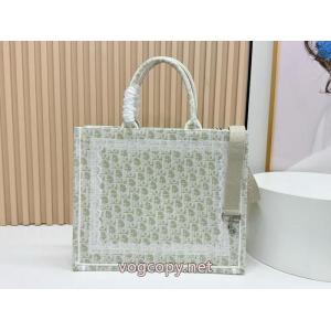 Dior激安通販 活躍アイテム 秋冬シーズン継続トレンド新着バッグブランド コピー 専門店.