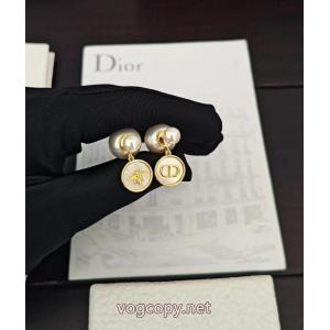 アクセサリーブランド 品 コピー一番人気 高品質素材で作られる 最新トレンドコーデおすすめDior.