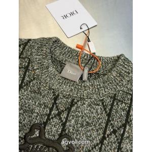 Diorディオールエンブレム刺繍籐チェックセーター