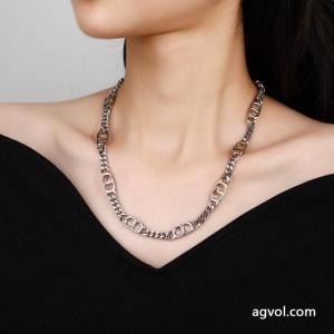 商品の特長 2026年秋の新作コレクション 軽やかな印象ブランド コピーネックレスDIOR