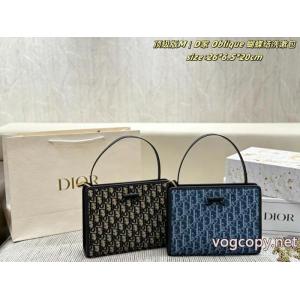 レディースバッグ偽物 ブランド ショップ人気定番 上品な輝きを放つ形 お買い得品 Dior