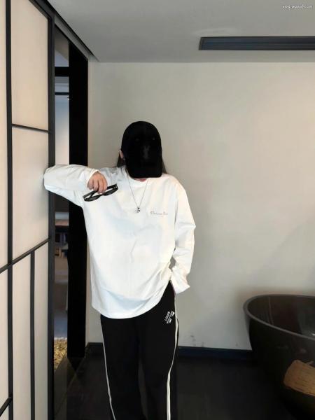 クラシックな雰囲気のトップス爆発的人気長袖TシャツDIORコピー 商品 ブランド 1