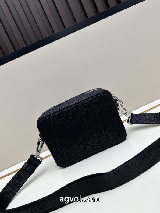 コピー ブランド 通販バッグ季節をまたい新作アイテム完売続出DIOR 5 