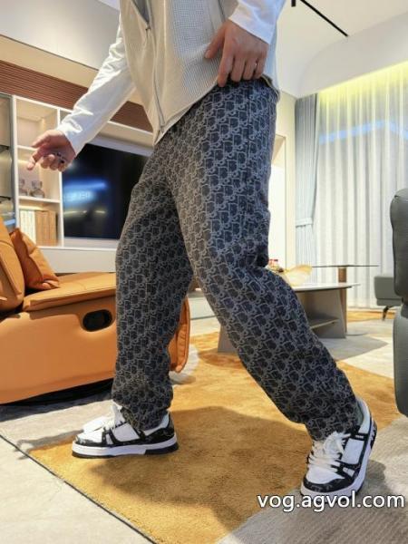 通販 ブランド抜群な魅力的なアイテム気分が上がる憧れブランドDIORジーンズ 0 