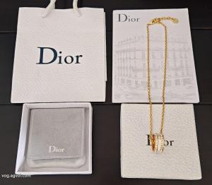 華やかな印象秋冬シーズン継続トレンド新着ネックレスDIOR偽 ブランド 販売