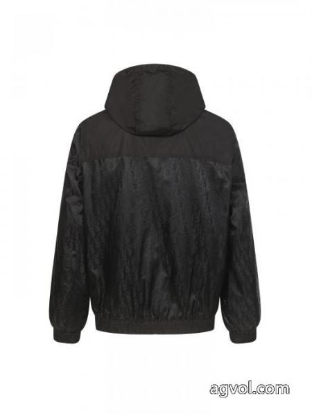 Diorの胸のアルファベットロゴが全面にプリントされたパッチワークのジャンパー 4