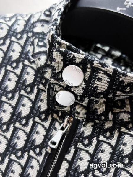 ブランド 品 コピーコートDIOR魅力をプラス 着回し力抜群大人気 格好いい 5 