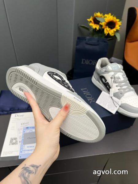 カジュアル反転魅力 ファッションに役立つ 超限定即完売偽物 ブランド 激安DIOR スニーカー. 6