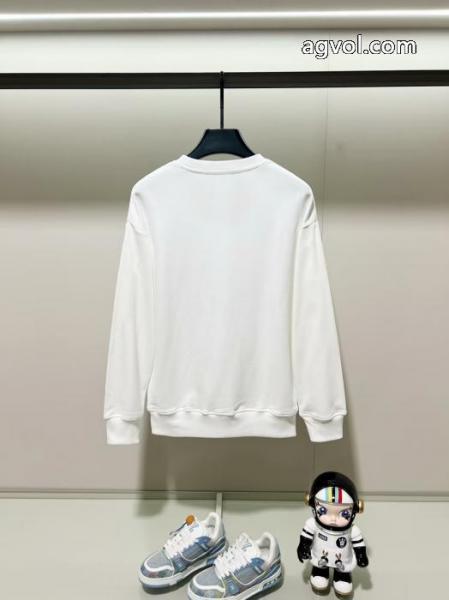 DIORパーカー偽 ブランドお洒落に魅せる 爽快感が絶妙にマッチ 人気モデル愛用 2