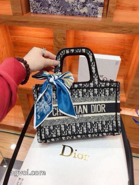 DIORバッグ偽物 ブランド ショップ大変大人気2026 ラグジュアリーな雰囲気 正規品保証26秋冬 1