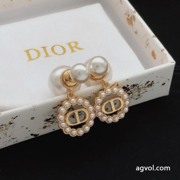 DIOR アクセサリーブランド 品 コピー26秋冬追跡付 おしゃれ感度が高い秋冬トレンド 美品*入手困難.. 3