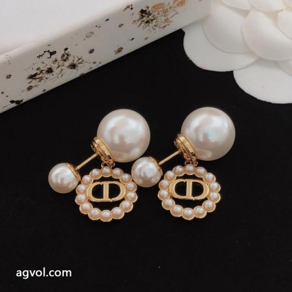 DIOR アクセサリーブランド 品 コピー26秋冬追跡付 おしゃれ感度が高い秋冬トレンド 美品*入手困難.. 2