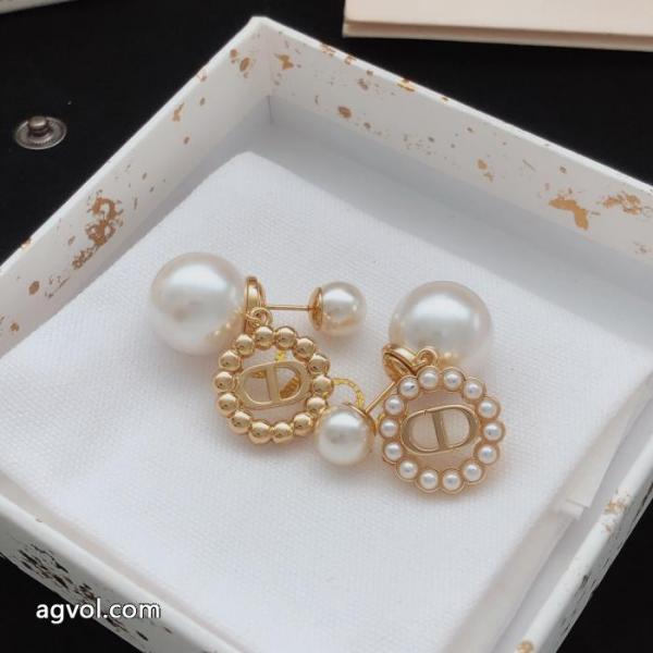 DIOR アクセサリーブランド 品 コピー26秋冬追跡付 おしゃれ感度が高い秋冬トレンド 美品*入手困難.. 4