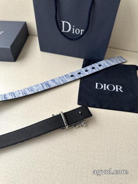 DIOR注目を集める 注目度アップ! 2026年の秋冬シーズンにも一大トレンド    ベルト激安 ブランド.. 5 