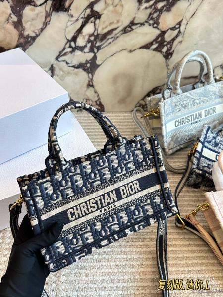 ブランド コピー 品バッグ安全発送 今季はファション感漂う 売り切れ必須Dior 0 