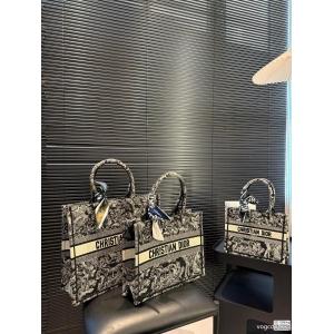 偽 ブランドDior大好評 通年使えるアイテム 超HOT新品商品レディースバッグ