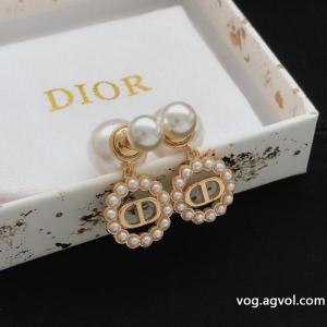 DIOR    アクセサリーブランド 品 コピー26秋冬追跡付 おしゃれ感度が高い秋冬トレンド 美品*入手困難..