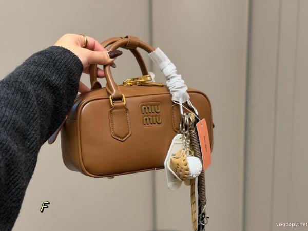 ブランド 激安 バッグ売り切れ注意 絶妙な大人っぽさと遊び心 お値段最低!MIUMIU 0