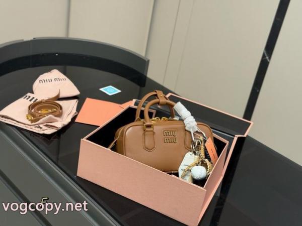 ブランド 激安 バッグ売り切れ注意 絶妙な大人っぽさと遊び心 お値段最低!MIUMIU 1