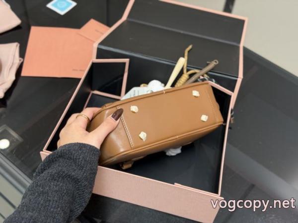 ブランド 激安 バッグ売り切れ注意 絶妙な大人っぽさと遊び心 お値段最低!MIUMIU 3