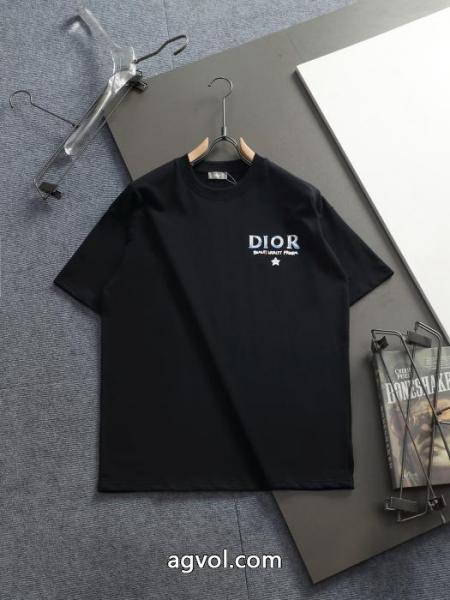 ディオールブランド コピー 着払い2026新作 好感度の高い人気販売 値下げ半袖Tシャツ 4