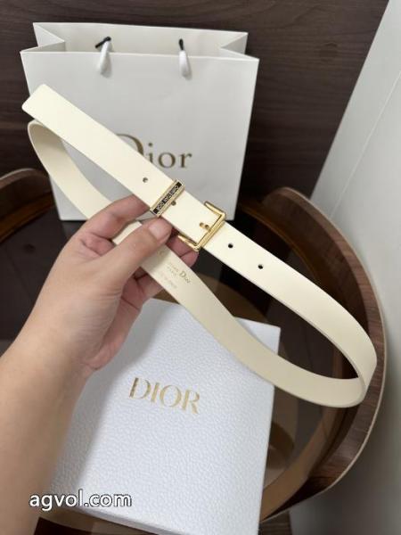 ブランド スーパー コピー 通販DIOR ベルトヒットする2026コレクション 今年のトレンド! より格上げして. 3
