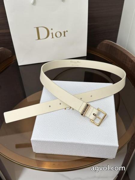 ブランド スーパー コピー 通販DIOR ベルトヒットする2026コレクション 今年のトレンド! より格上げして. 2