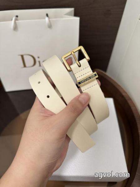 ブランド スーパー コピー 通販DIOR ベルトヒットする2026コレクション 今年のトレンド! より格上げして. 5