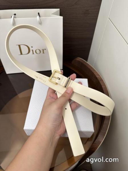 ブランド スーパー コピー 通販DIOR ベルトヒットする2026コレクション 今年のトレンド! より格上げして. 4