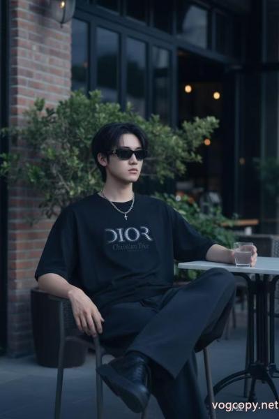 Dior魅力的な今年らしい 即日発送 数量限定奇跡の入荷偽物 ブランド 販売半袖Tシャツ 0